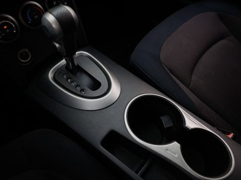 Used 2010 Nissan Rogue SL w/ Premium Pkg image 33