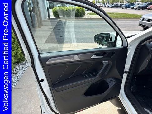 Used 2022 Volkswagen Tiguan SE AWD/4WD image 14