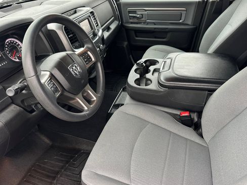 Used 2022 RAM 1500 Classic SLT image 10