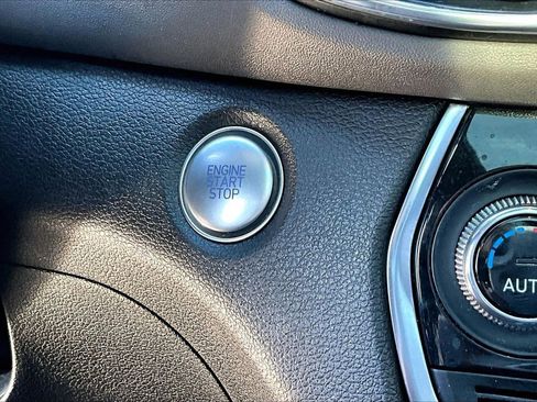 Used 2020 Hyundai Santa Fe SEL w/ Convenience + Premium Package image 27