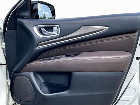 Used 2019 INFINITI QX60 Luxe w/ Essential Package FWD image 21