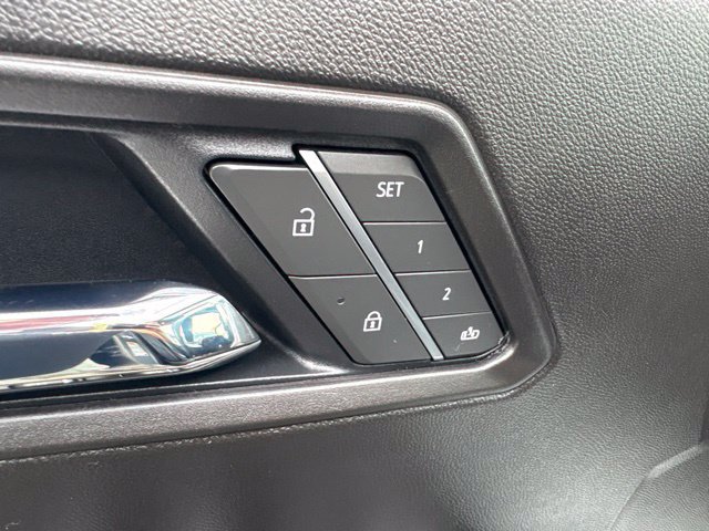 Used 2026 GMC Canyon Denali AWD/4WD image 14