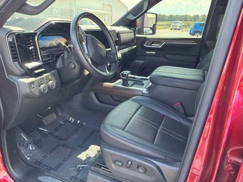 Used 2024 Chevrolet Silverado 1500 High Country w/ Technology Package AWD/4WD image 6