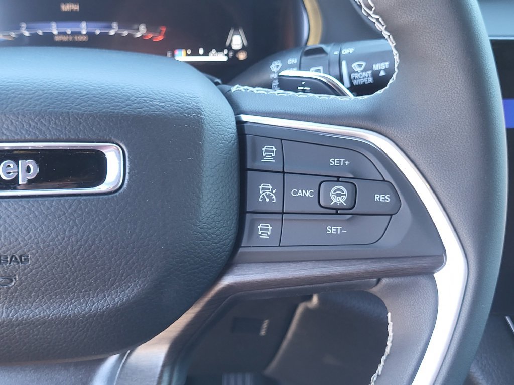 New 2026 Jeep Grand Cherokee Altitude AWD/4WD image 19
