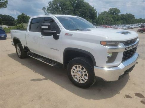 Used 2023 Chevrolet Silverado 2500 LT w/ Convenience Package AWD/4WD image 4