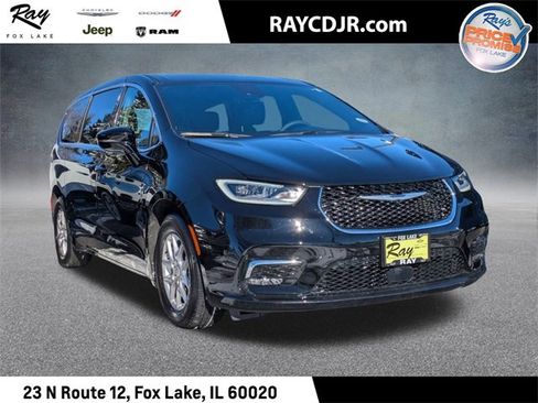 Certified 2026 Chrysler Pacifica Select image 1