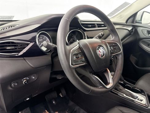 Used 2022 Buick Encore GX Essence w/ Experience Buick Package image 4
