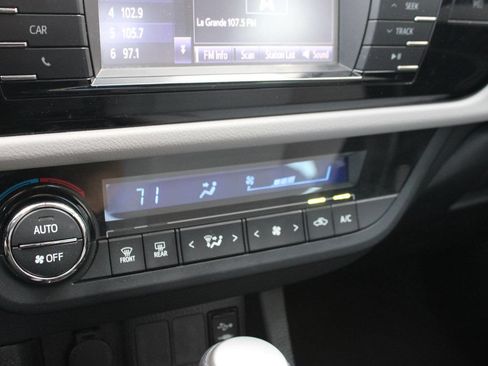 Used 2016 Toyota Corolla LE FWD image 16
