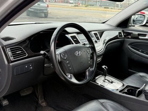 Used 2013 Hyundai Genesis 3.8 image 11