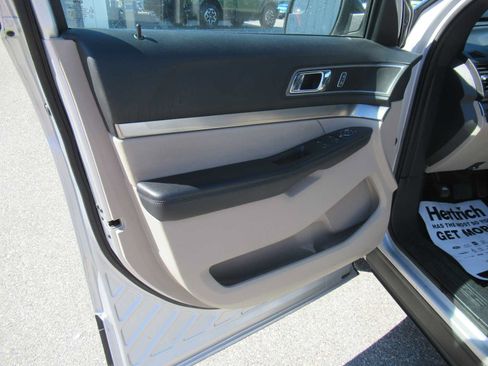 Used 2018 Ford Explorer XLT AWD/4WD image 22