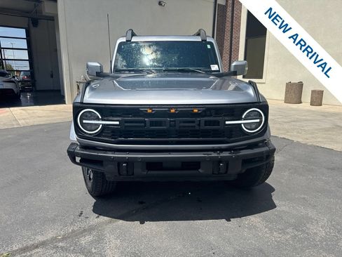 Used 2024 Ford Bronco Outer Banks AWD/4WD image 2