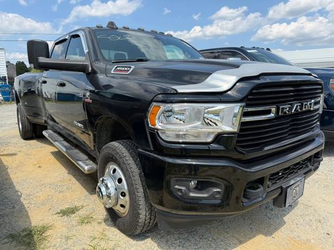 Used 2021 RAM 3500 Big Horn w/ Level 1 Equipment Group AWD/4WD image 4