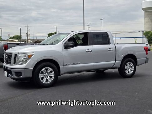 Used 2019 Nissan Titan SV RWD image 7