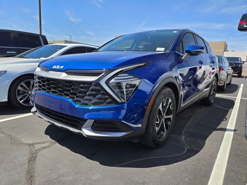Used 2024 Kia Sportage EX FWD image 2