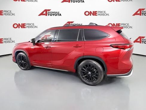Used 2023 Toyota Highlander XSE FWD image 5