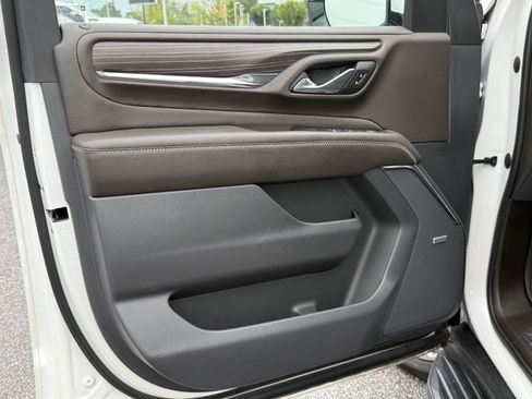 Used 2023 GMC Yukon XL Denali RWD image 14