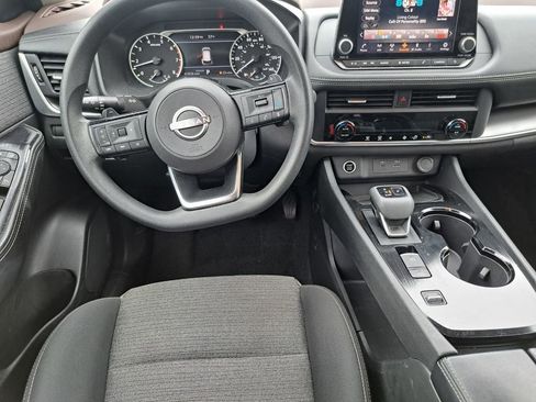 Used 2023 Nissan Rogue SV image 19