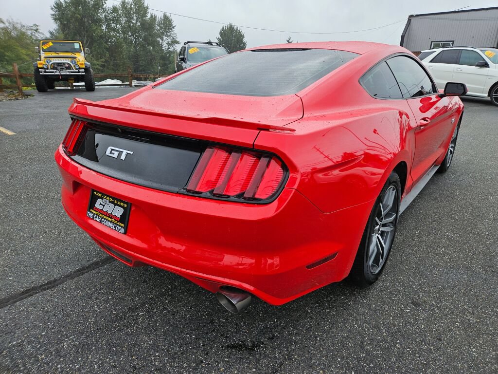 Used 2015 Ford Mustang GT RWD image 4