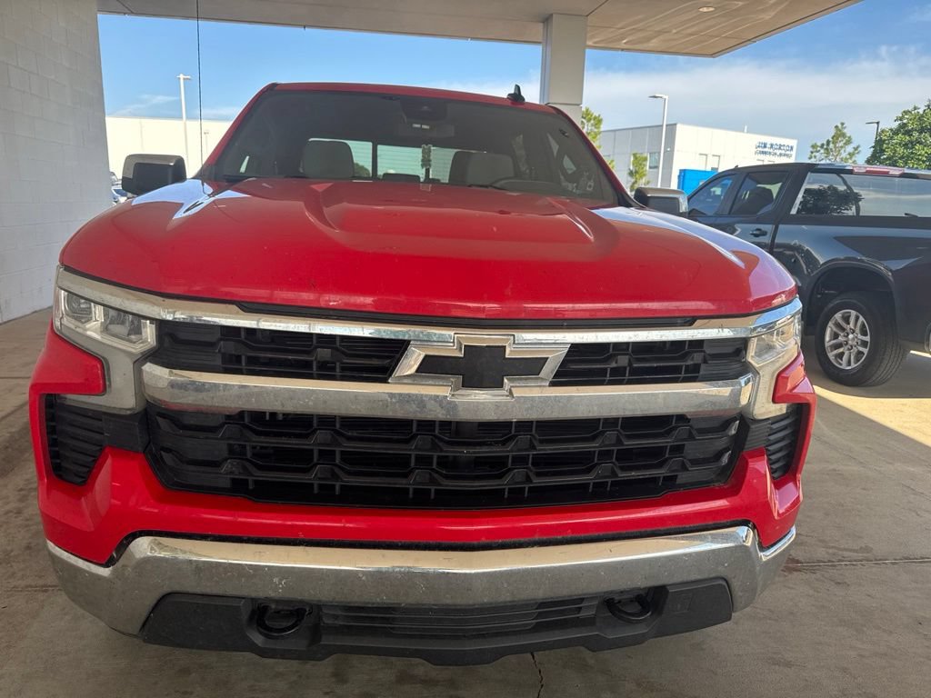 Used 2024 Chevrolet Silverado 1500 LT AWD/4WD image 2
