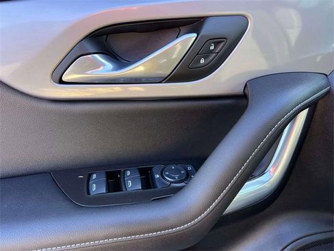 Used 2025 Chevrolet Blazer LT w/ Driver Confidence Package image 18