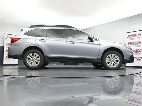 Used 2017 Subaru Outback 2.5i Premium AWD/4WD image 24