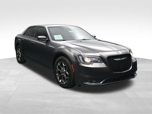 Used 2015 Chrysler 300 S AWD/4WD image 7
