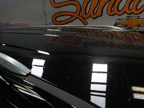 New 2025 Chevrolet Suburban Premier image 5