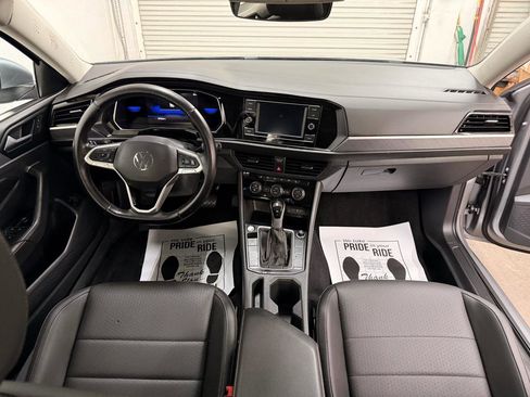 Used 2023 Volkswagen Jetta SE w/ Panoramic Sunroof Package FWD image 37