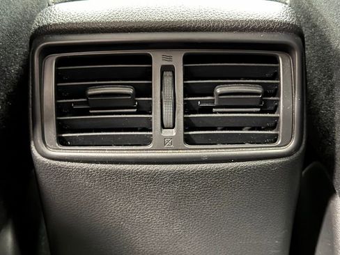 Used 2016 Nissan Rogue SV w/ SV Premium Package image 26