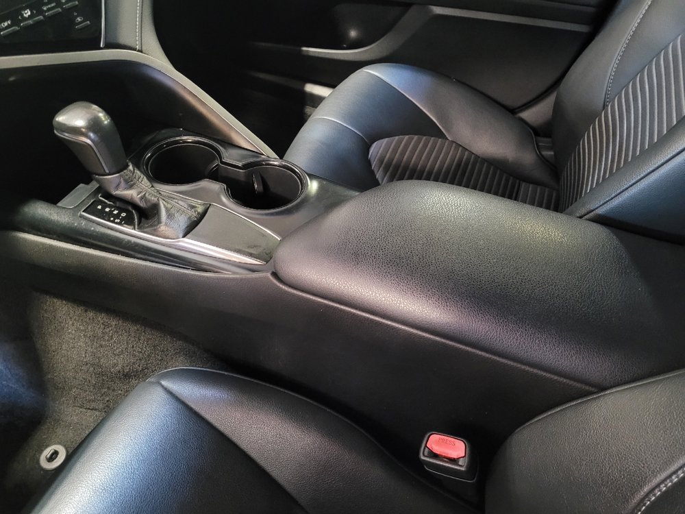 Used 2018 Toyota Camry SE FWD image 26