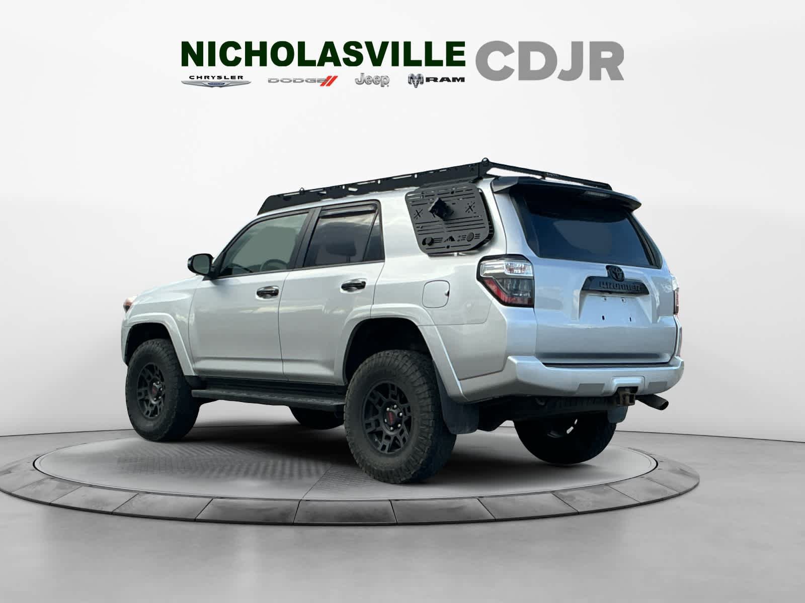 Used 2021 Toyota 4Runner Venture w/ Moonroof Package AWD/4WD image 3