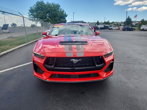 Used 2025 Ford Mustang GT Premium RWD image 2