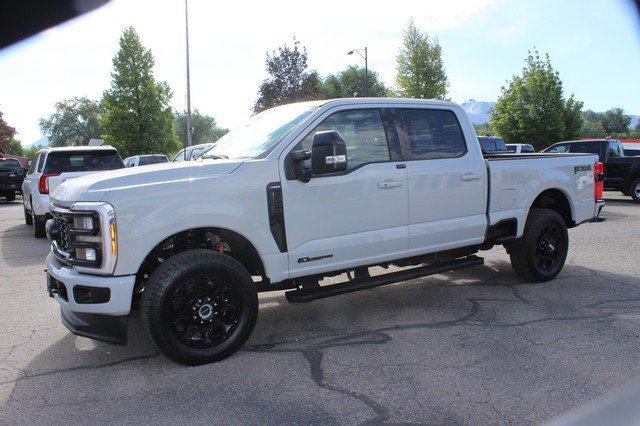Used 2025 Ford F250 Lariat w/ Black Appearance Package AWD/4WD image 1
