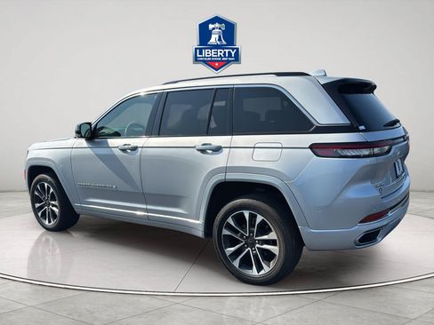 Certified 2022 Jeep Grand Cherokee Overland w/ Luxury Tech Group IV AWD/4WD image 7