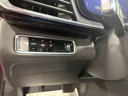 Used 2025 Buick Envision Preferred AWD/4WD image 38