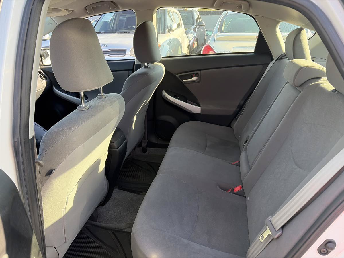 Used 2013 Toyota Prius Two FWD image 3