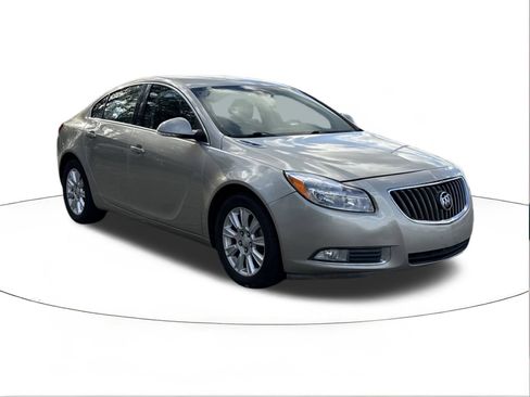 Used 2013 Buick Regal Leather image 1