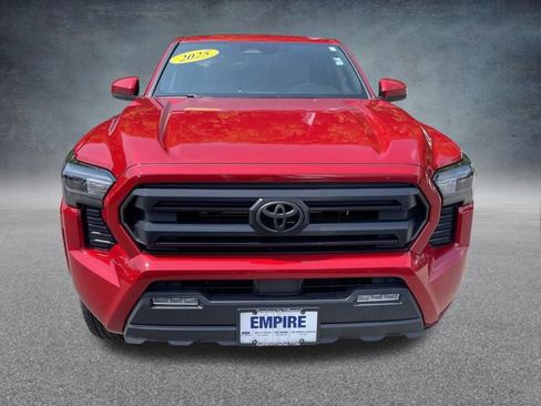 Used 2025 Toyota Tacoma SR5 AWD/4WD image 10