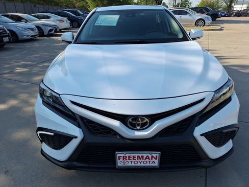Used 2024 Toyota Camry SE FWD image 9