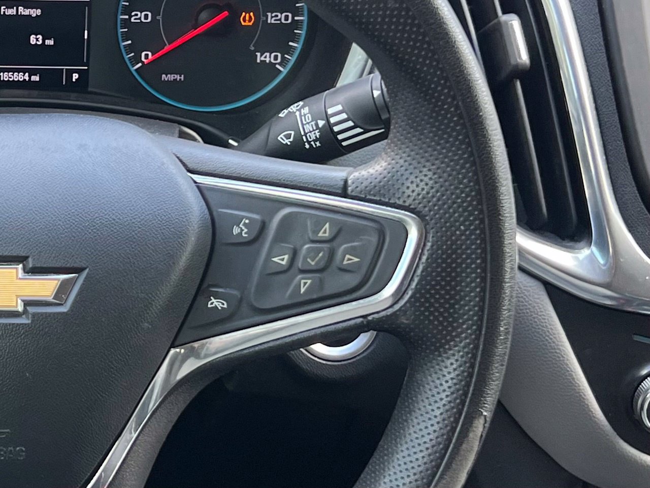 Used 2019 Chevrolet Equinox LS w/ LS Convenience Package FWD image 17