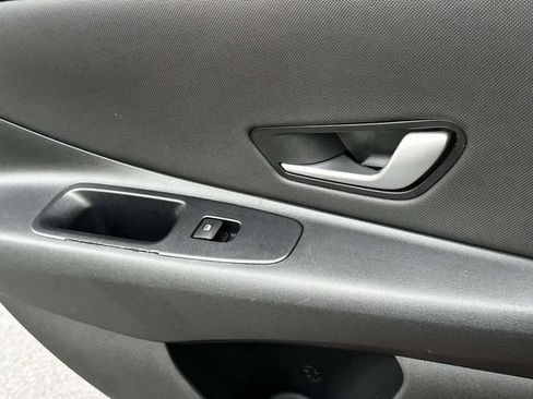 Used 2024 Hyundai Elantra Limited FWD image 25