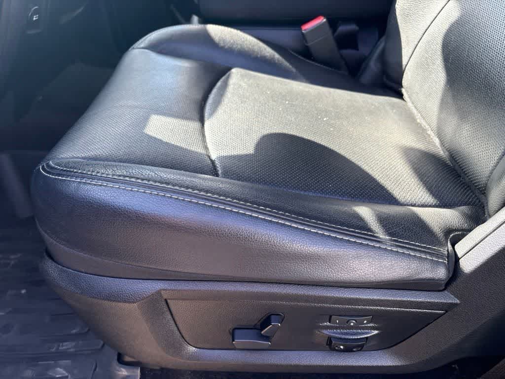 Used 2017 RAM 1500 Laramie AWD/4WD image 6