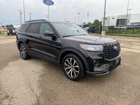 Used 2025 Ford Explorer ST-Line AWD/4WD image 8