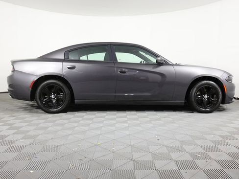 Used 2022 Dodge Charger SXT image 4