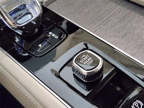 New 2026 Volvo XC90 B6 Ultra w/ Protection Package image 21