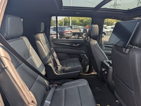 Used 2021 GMC Yukon XL Denali w/ Denali Premium Package AWD/4WD image 16