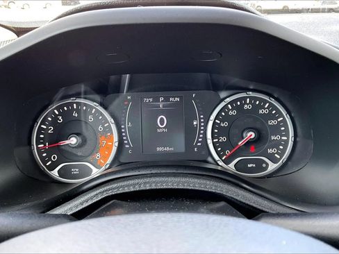 Used 2017 Jeep Renegade Latitude AWD/4WD image 12