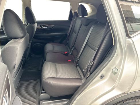 Used 2020 Nissan Rogue SV image 14