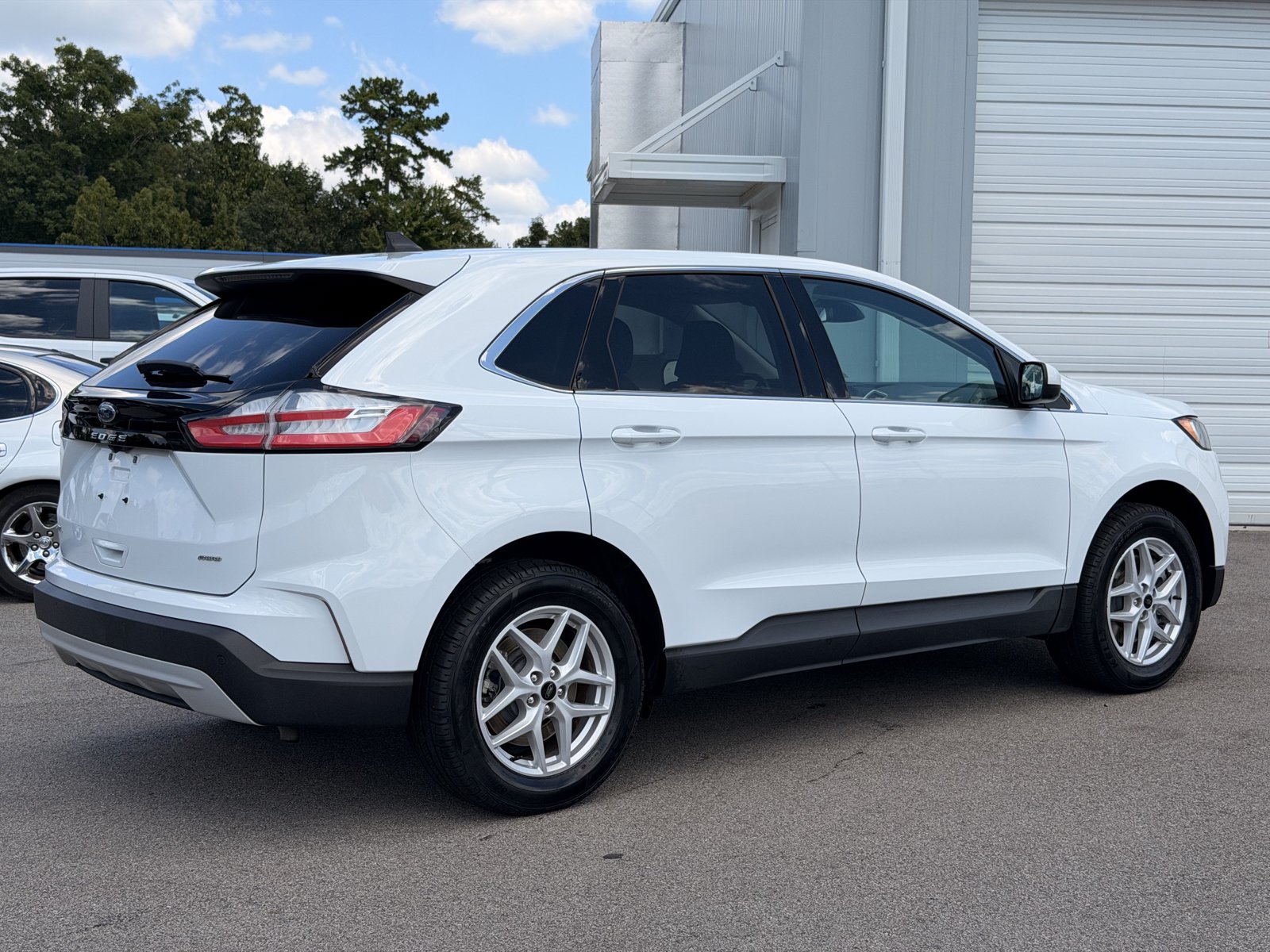 Used 2023 Ford Edge SEL AWD/4WD image 13