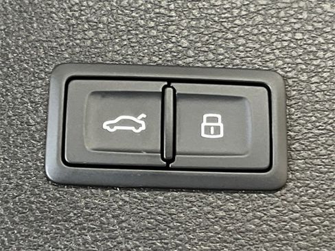 Used 2024 Audi Q5 2.0T Premium Plus w/ Premium Plus Package image 6